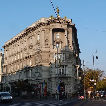 Adagio Hostel Basilica-3